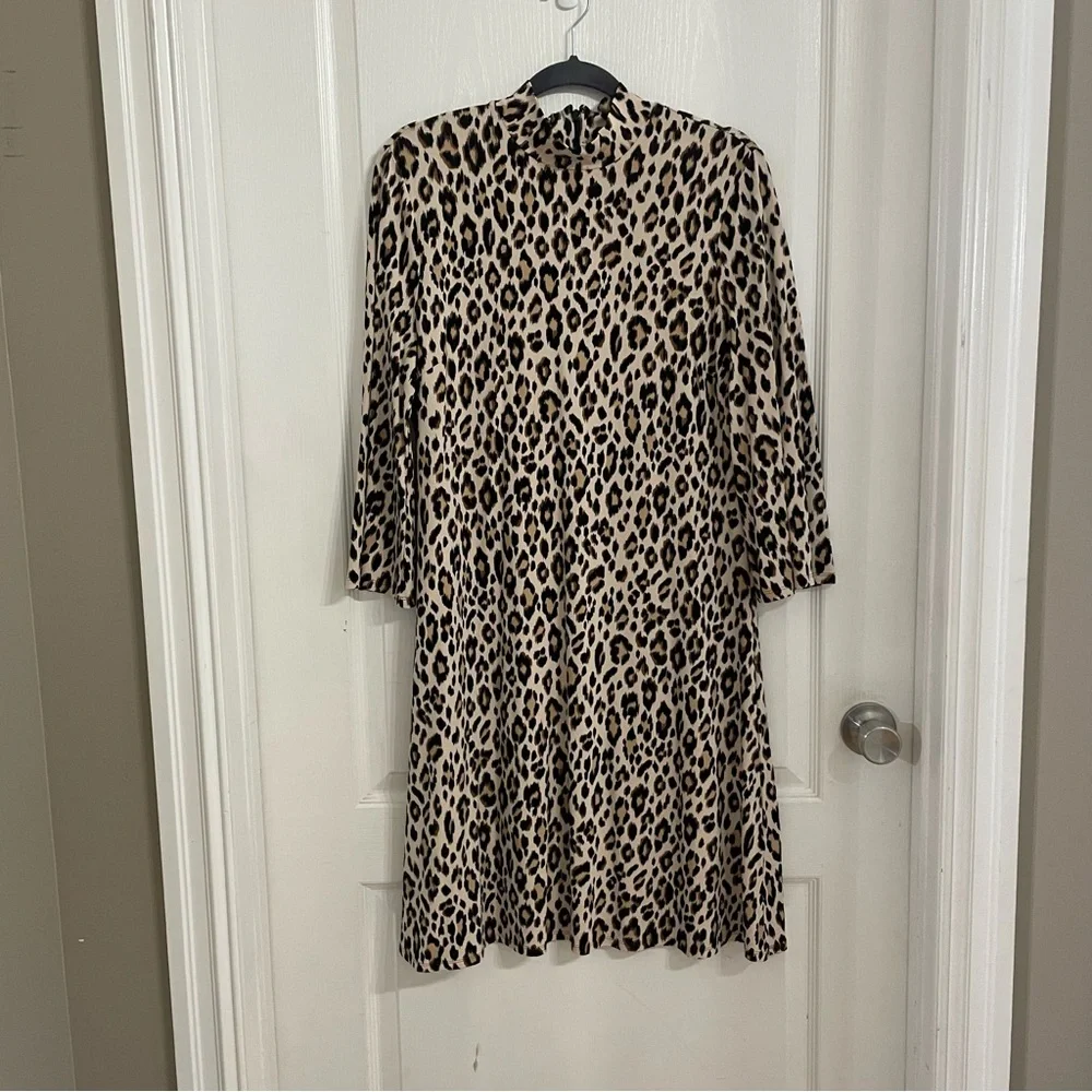 Chico's 3/4 Length Sleeve Leopard Print Dress Zipper in Back Mock Neck Size 1